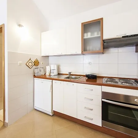 Magdalena - With Terrace A1 * Bol